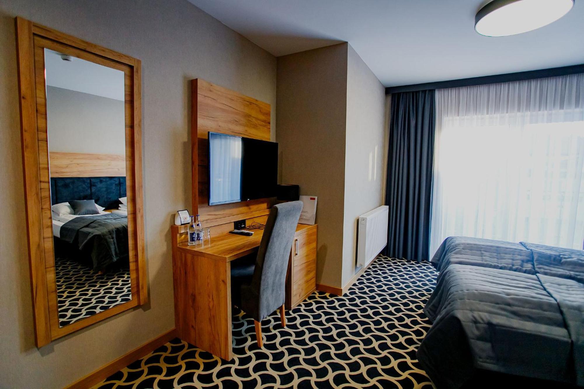 Hotel Coloseum Jarosław Eksteriør billede