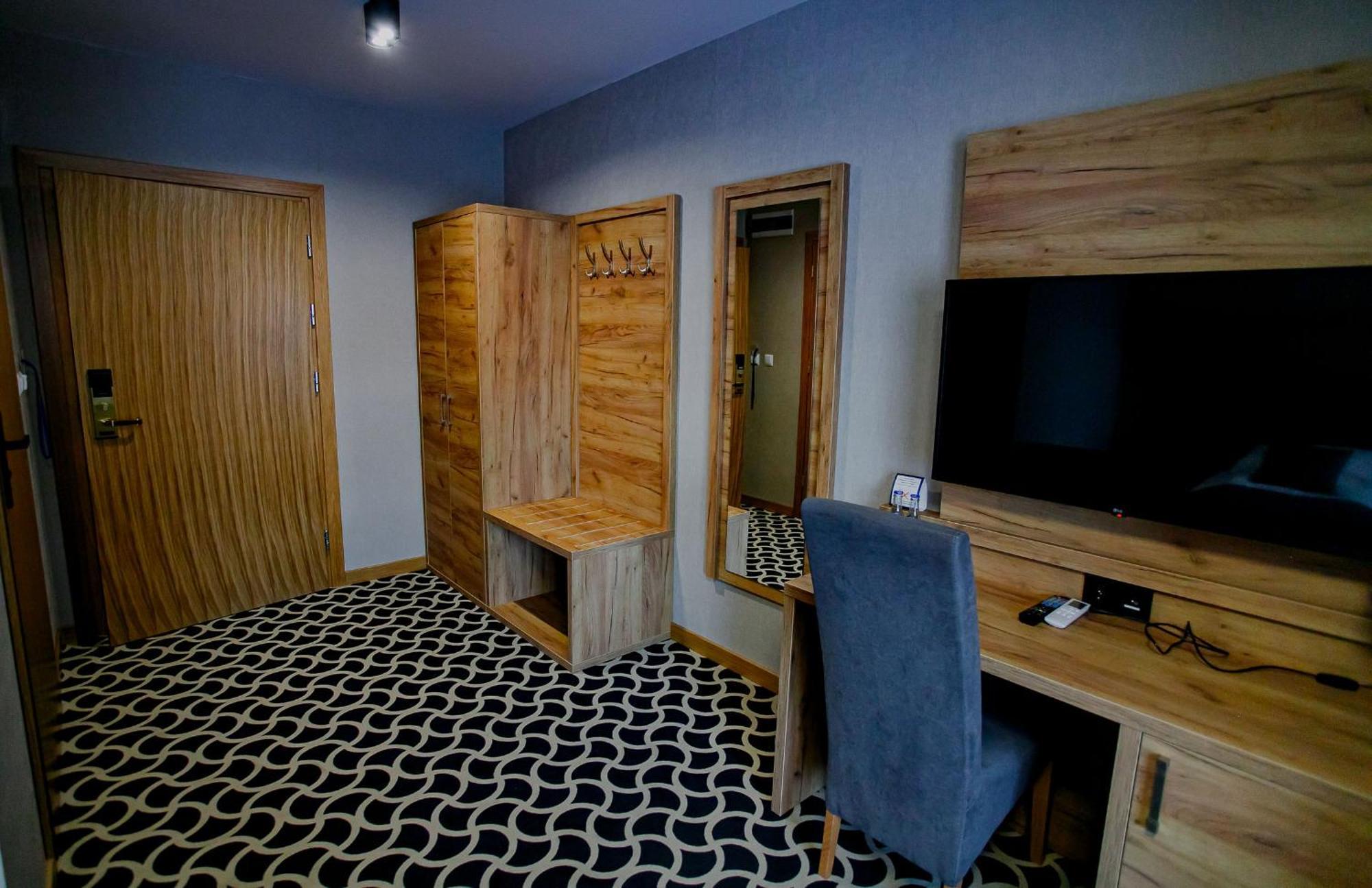 Hotel Coloseum Jarosław Eksteriør billede