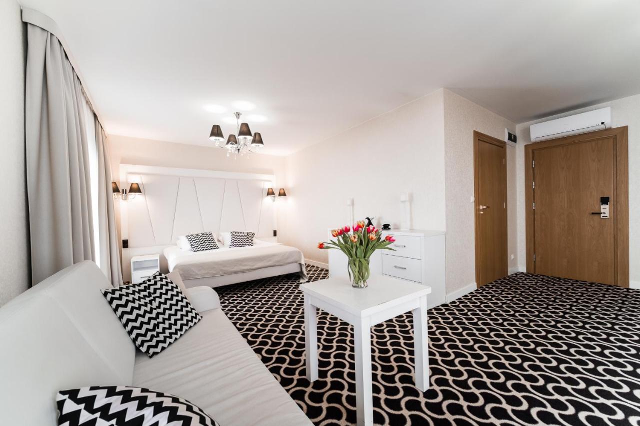 Hotel Coloseum Jarosław Eksteriør billede